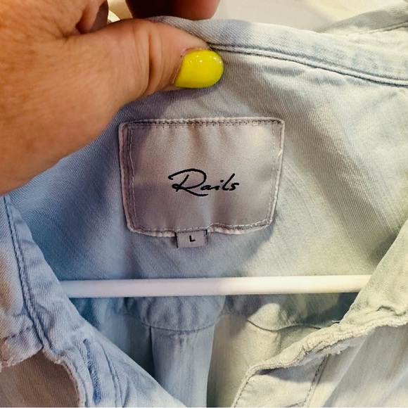 Rails chambray double pocket button down - Picture 4 of 6